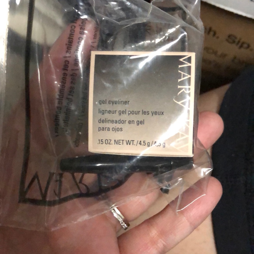 Gel eyeliner